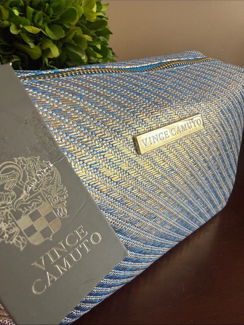 VINCE CAMUTO 💄IRIDESCENT BLUE COSMETIC BAG💄 WITH TASSEL CHARMS 🌟NWT🌟